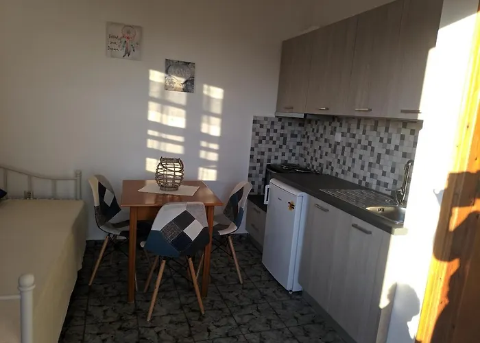 Tramonto Nel Delfini Lägenhet *